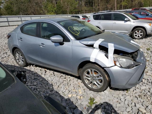 3MYDLBYV2HY172764 - 2017 TOYOTA YARIS IA SILVER photo 4