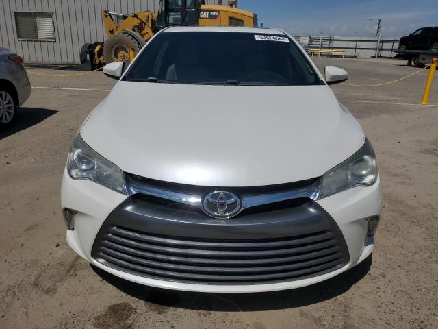 4T1BF1FK5GU614711 - 2016 TOYOTA CAMRY LE WHITE photo 5