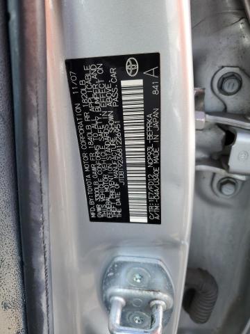 JTDBT923681226951 - 2008 TOYOTA YARIS SILVER photo 12