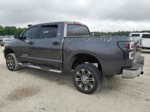 5TFEM5F13CX038678 - 2012 TOYOTA TUNDRA CREWMAX SR5 SILVER photo 2