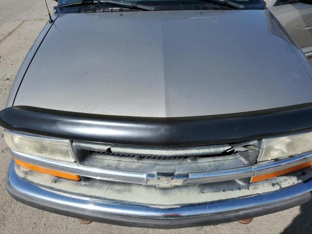 1GNDT13W6YK119936 - 2000 CHEVROLET BLAZER BEIGE photo 12