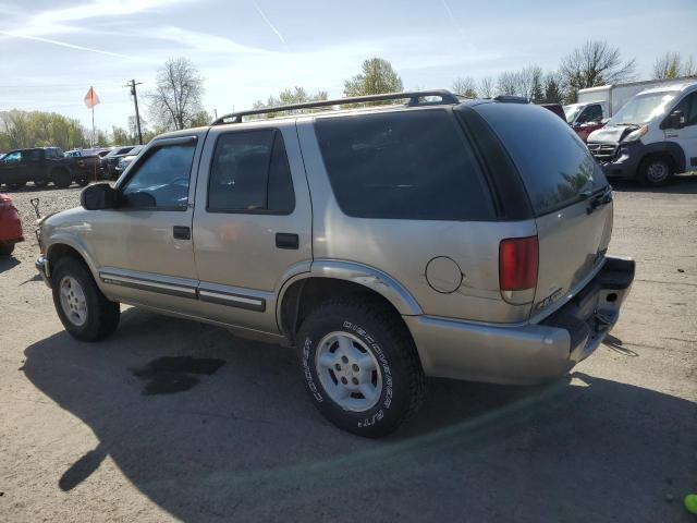 1GNDT13W6YK119936 - 2000 CHEVROLET BLAZER BEIGE photo 2