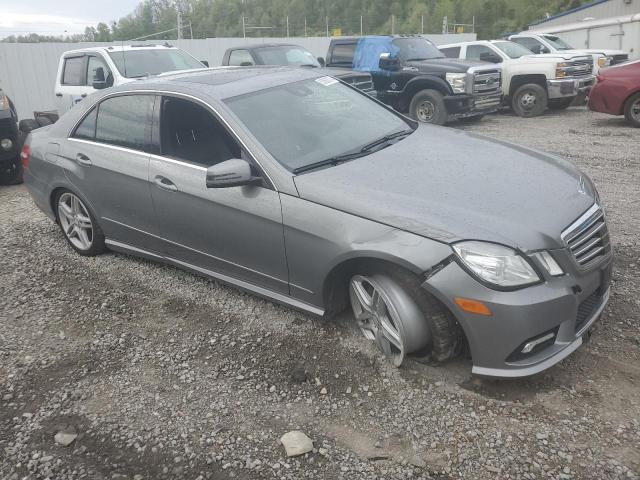 WDDHF9AB0BA290586 - 2011 MERCEDES-BENZ E 550 4MATIC SILVER photo 4