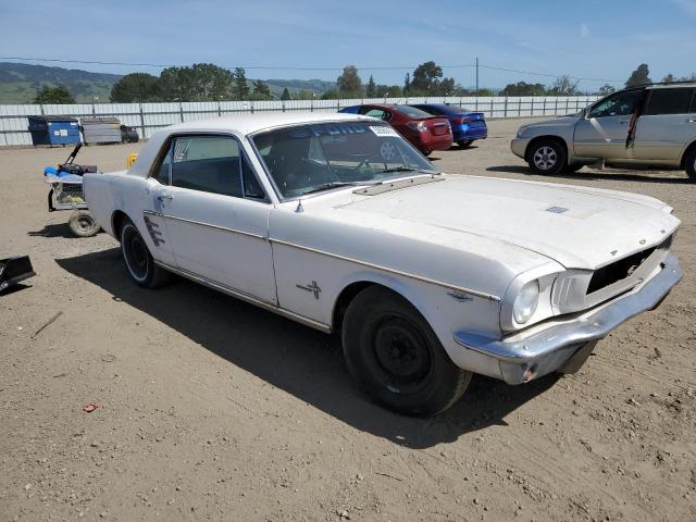 6F07C297770 - 1966 FORD MUSTANG WHITE photo 4