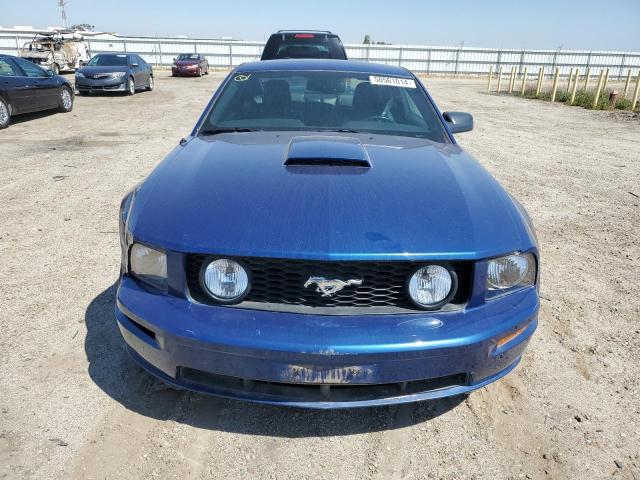 1ZVFT82H975243402 - 2007 FORD MUSTANG GT BLUE photo 5