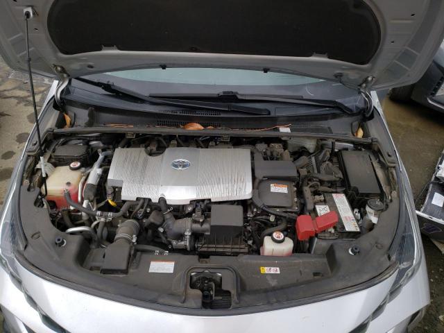 JTDKARFP7J3093632 - 2018 TOYOTA PRIUS PRIM 银色 照片 11