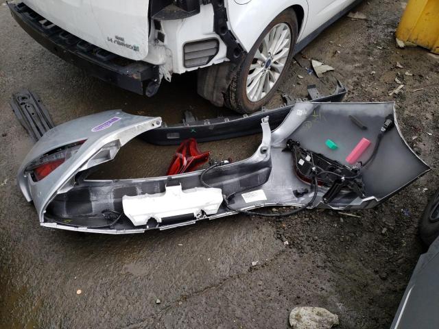 JTDKARFP7J3093632 - 2018 TOYOTA PRIUS PRIM 银色 照片 12