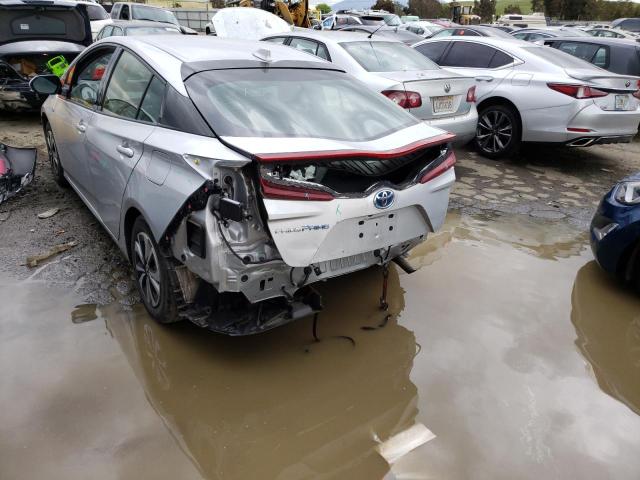 JTDKARFP7J3093632 - 2018 TOYOTA PRIUS PRIM 银色 照片 2