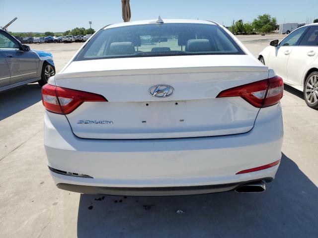 5NPE24AF9FH009382 - 2015 HYUNDAI SONATA SE WHITE photo 6