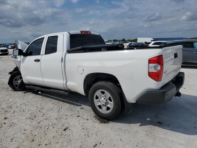 5TFUM5F14JX075943 - 2018 TOYOTA TUNDRA DOUBLE CAB SR/SR5 WHITE photo 2