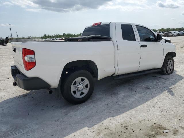 5TFUM5F14JX075943 - 2018 TOYOTA TUNDRA DOUBLE CAB SR/SR5 WHITE photo 3