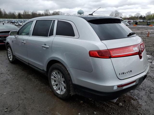 2LMHJ5NK0KBL00758 - 2019 LINCOLN MKT SILVER photo 2