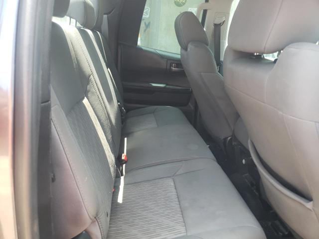 5TFRM5F1XFX083817 - 2015 TOYOTA TUNDRA DOUBLE CAB SR/SR5 GRAY photo 10