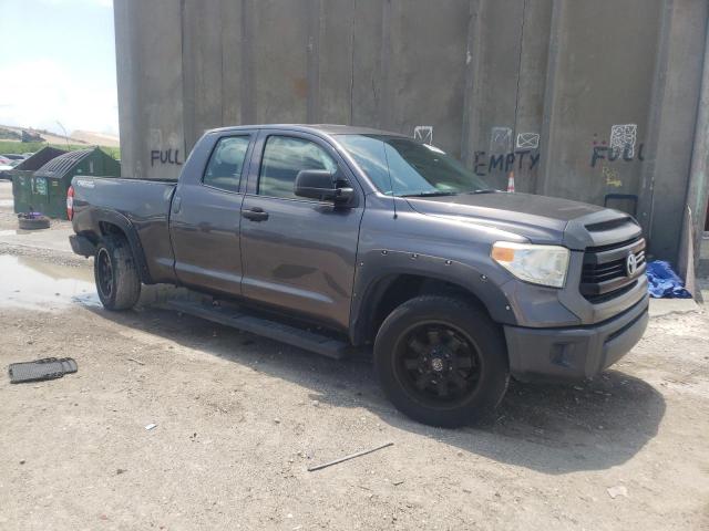 5TFRM5F1XFX083817 - 2015 TOYOTA TUNDRA DOUBLE CAB SR/SR5 GRAY photo 4