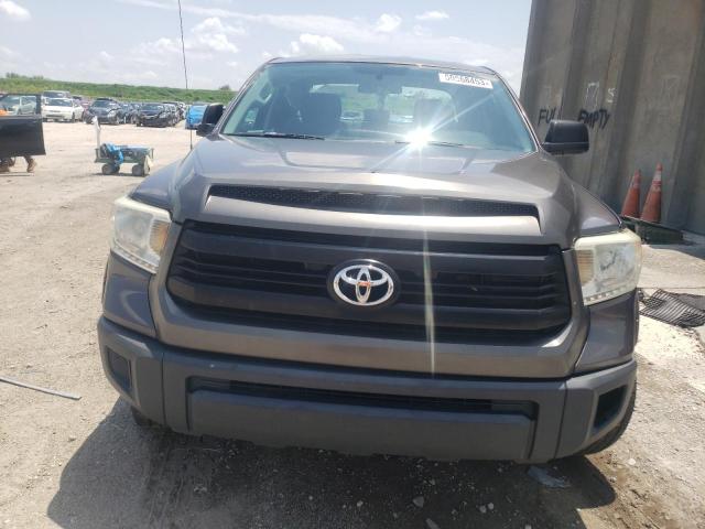 5TFRM5F1XFX083817 - 2015 TOYOTA TUNDRA DOUBLE CAB SR/SR5 GRAY photo 5