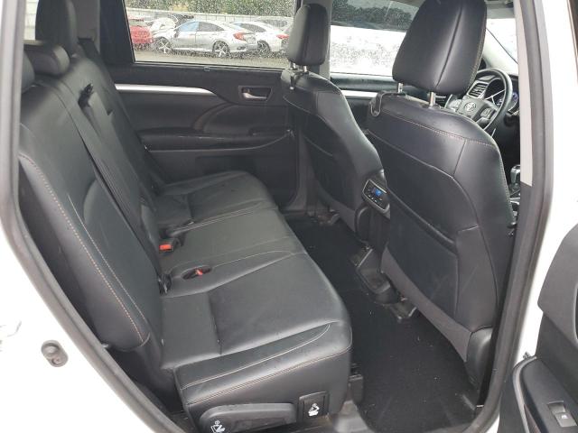 5TDJKRFH2GS330200 - 2016 TOYOTA HIGHLANDER XLE WHITE photo 10