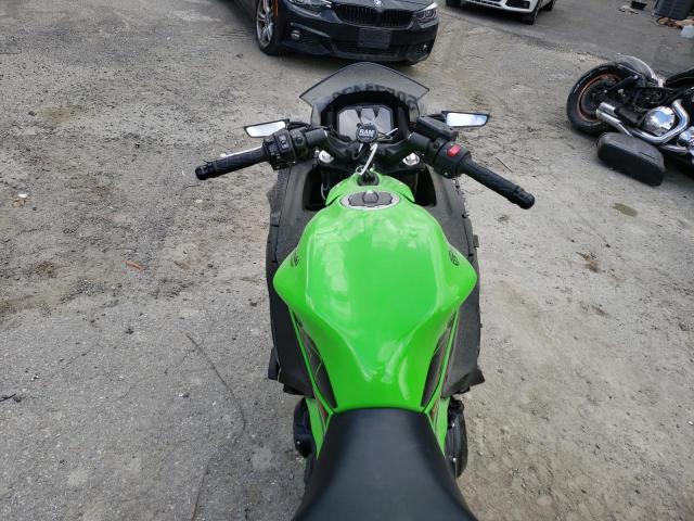 ML5EXER14PDA81658 - 2023 KAWASAKI EX650 R Зеленый фото 5