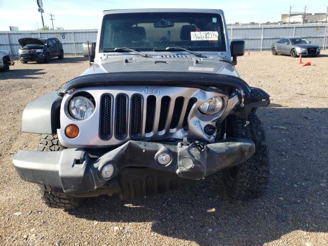 1C4AJWAG8DL660131 - 2013 JEEP WRANGLER SPORT SILVER photo 5