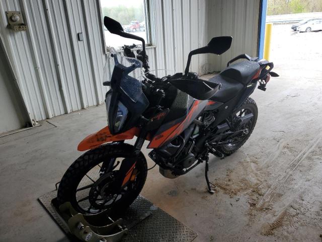 MD2JGJ409NC246125 - 2022 KTM 390 ADVENTURE TWO TONE photo 2