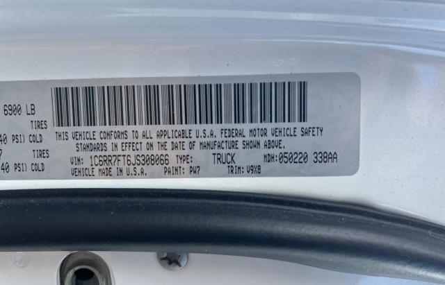 1C6RR7FT6JS308066 - 2018 RAM 1500 ST WHITE photo 10