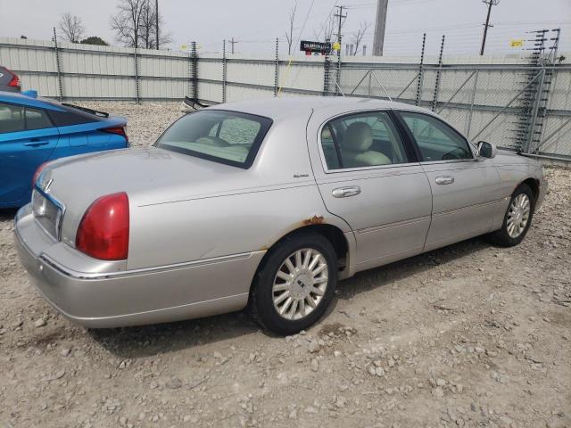 1LNHM81W64Y668963 - 2004 LINCOLN TOWN CAR EXECUTIVE SILVER photo 3