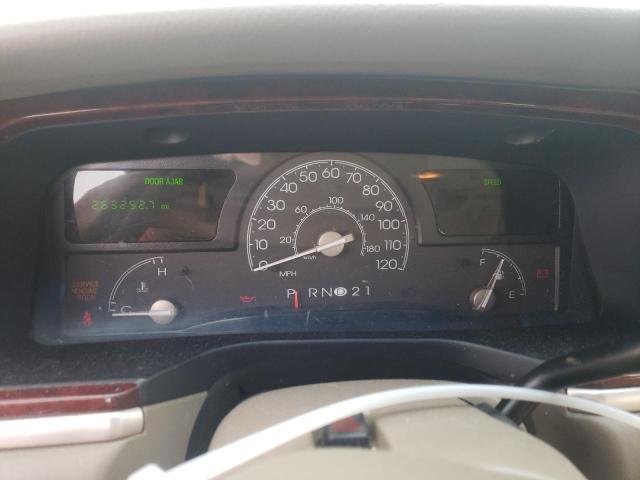 1LNHM81W64Y668963 - 2004 LINCOLN TOWN CAR EXECUTIVE SILVER photo 9