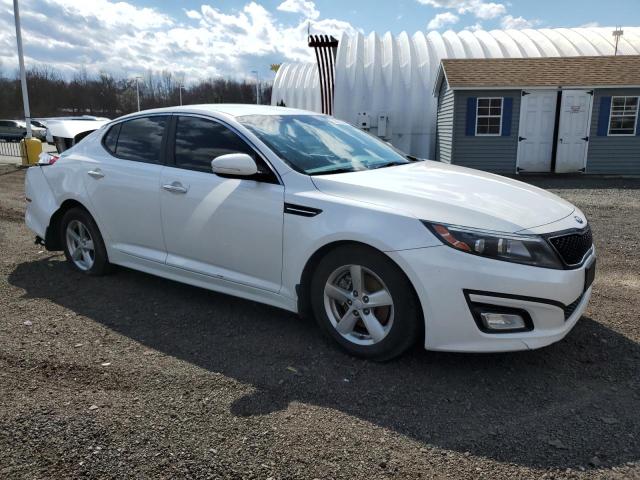 KNAGM4A73F5577913 - 2015 KIA OPTIMA LX WHITE photo 4