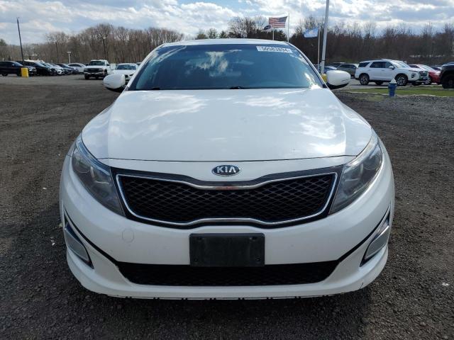 KNAGM4A73F5577913 - 2015 KIA OPTIMA LX WHITE photo 5