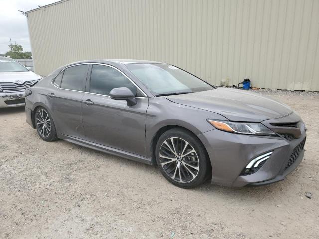 4T1G11AK0LU933570 - 2020 TOYOTA CAMRY SE GRAY photo 4