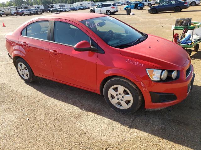 1G1JA5SH4F4149796 - 2015 CHEVROLET SONIC LS RED photo 4