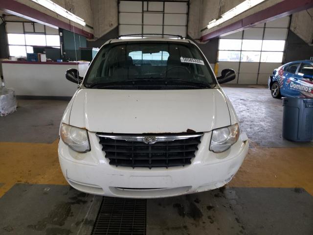 2A4GP54L16R773239 - 2006 CHRYSLER TOWN & COU TOURING თეთრი ფოტო 5