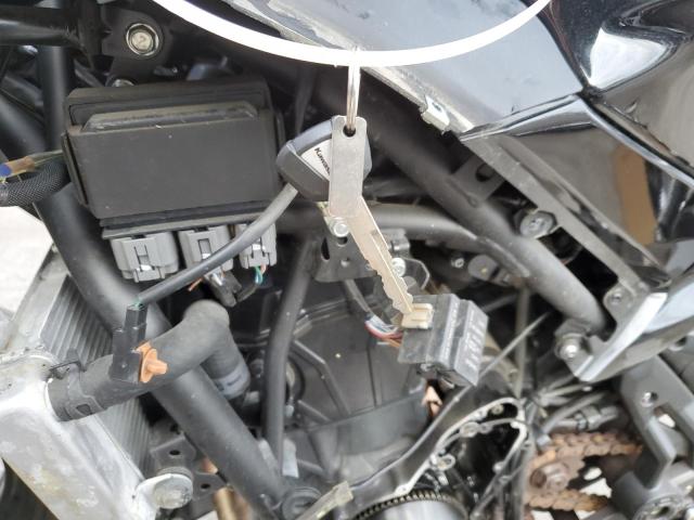 JKAEXEJ13HDA01070 - 2017 KAWASAKI EX650 J 黑色 照片 8