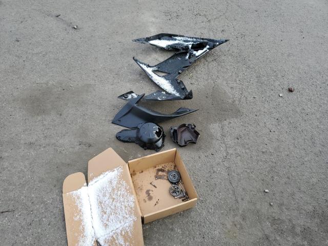 JKAEXEJ13HDA01070 - 2017 KAWASAKI EX650 J 黑色 照片 9