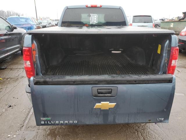 1GCRKTE36BZ391272 - 2011 CHEVROLET SILVERADO K1500 LTZ BLUE photo 6