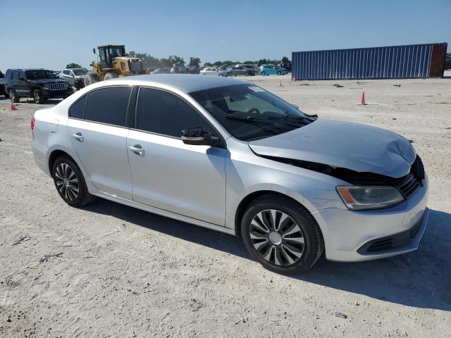 3VWD07AJ2EM236376 - 2014 VOLKSWAGEN JETTA SE SILVER photo 4