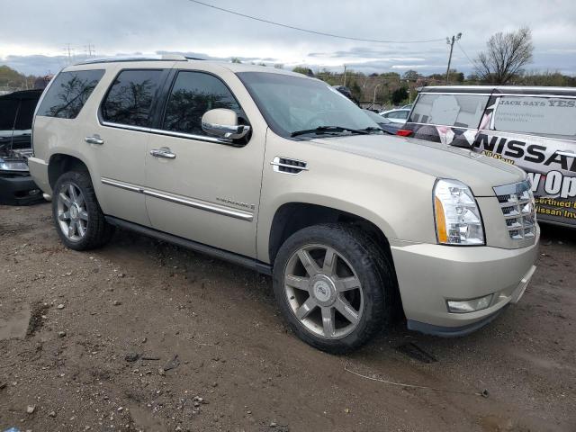 1GYFK63838R152560 - 2008 CADILLAC ESCALADE LUXURY BEIGE photo 4