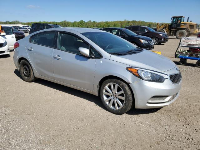 KNAFK4A65G5533776 - 2016 KIA FORTE LX SILVER photo 4