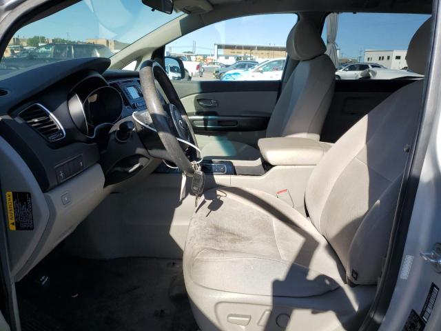 KNDMB5C12F6071672 - 2015 KIA SEDONA LX SILVER photo 7