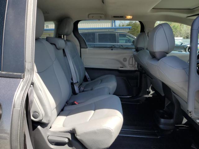 5TDYRKEC1RS190859 - 2024 TOYOTA SIENNA XLE 灰色 照片 11