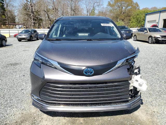 5TDYRKEC1RS190859 - 2024 TOYOTA SIENNA XLE 灰色 照片 5