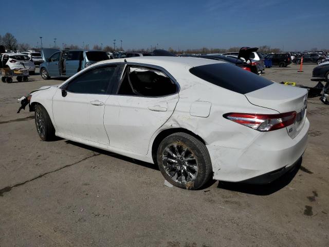4T1B11HK7JU097771 - 2018 TOYOTA CAMRY L WHITE photo 2