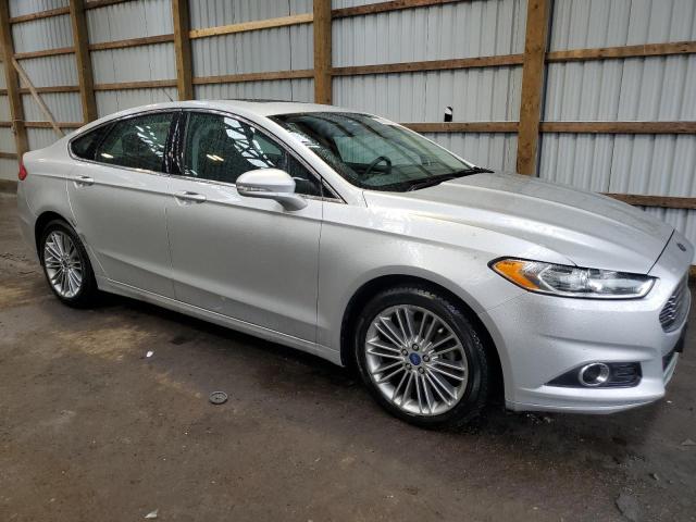 3FA6P0H9XDR333424 - 2013 FORD FUSION SE SILVER photo 4