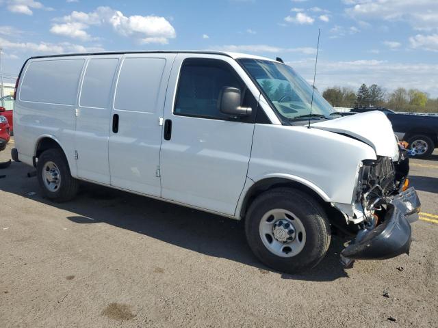 1GCWGAFF3G1168324 - 2016 CHEVROLET EXPRESS G2 WHITE photo 4