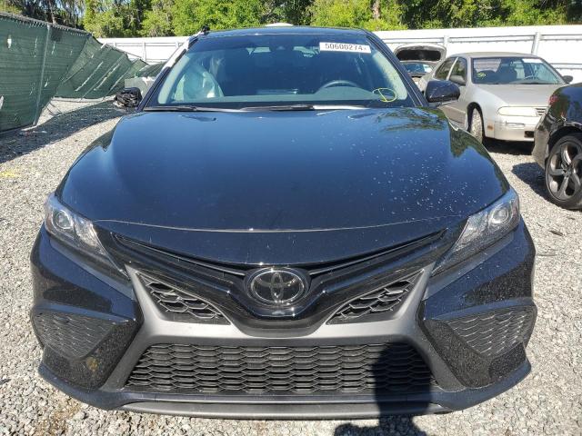 4T1G11AK3RU859537 - 2024 TOYOTA CAMRY SE NIGHT SHADE BLACK photo 5