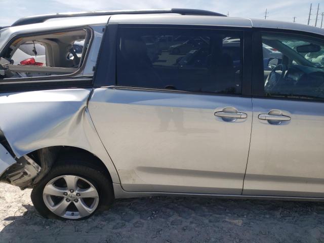 5TDKK3DC5BS068447 - 2011 TOYOTA SIENNA LE SILVER photo 11