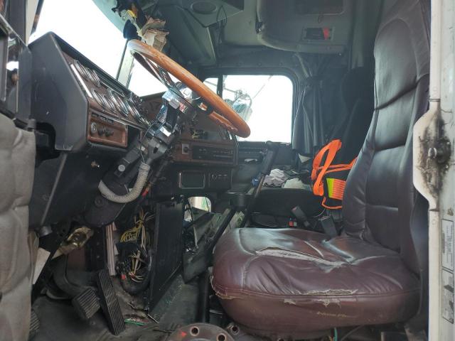 1FUJF6CK16DW30395 - 2006 FREIGHTLINER CONVENTION CLASSIC 120 Սպիտակ լուսանկար 5