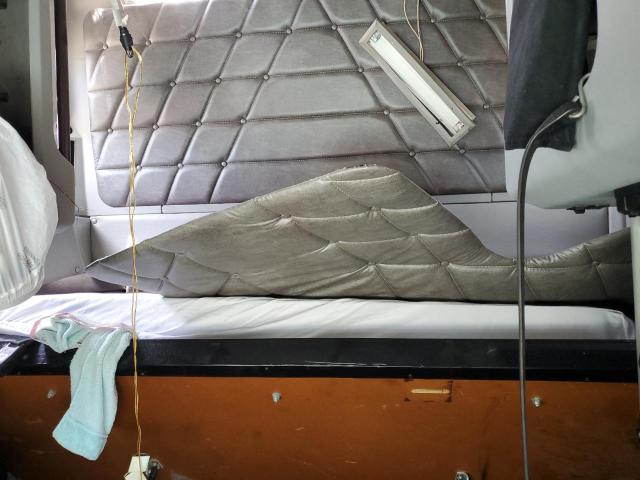 1FUJF6CK16DW30395 - 2006 FREIGHTLINER CONVENTION CLASSIC 120 Սպիտակ լուսանկար 6