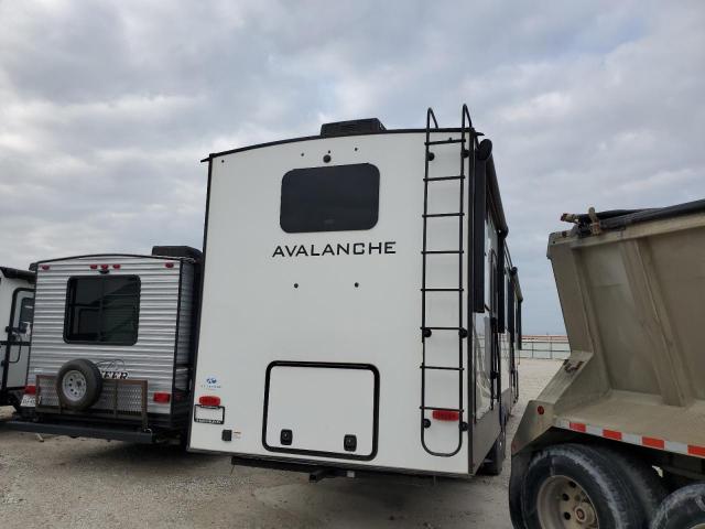 4YDF37826ME761430 - 2021 KEYSTONE AVALANCHE თეთრი ფოტო 4