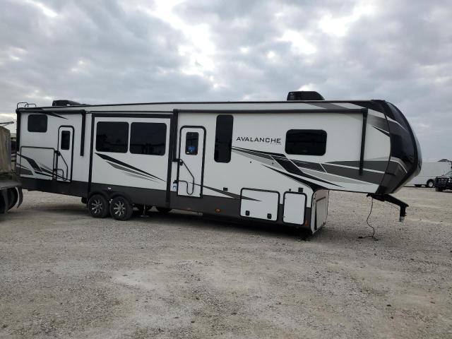 4YDF37826ME761430 - 2021 KEYSTONE AVALANCHE თეთრი ფოტო 9