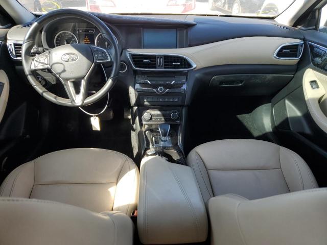 SJKCH5CP0HA028055 - 2017 INFINITI QX30 BASE WHITE photo 8